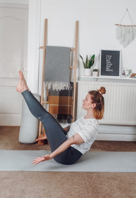 Online_Yoga_CoreFlow_Photo-min Online_Yoga_CoreFlow_Photo-min